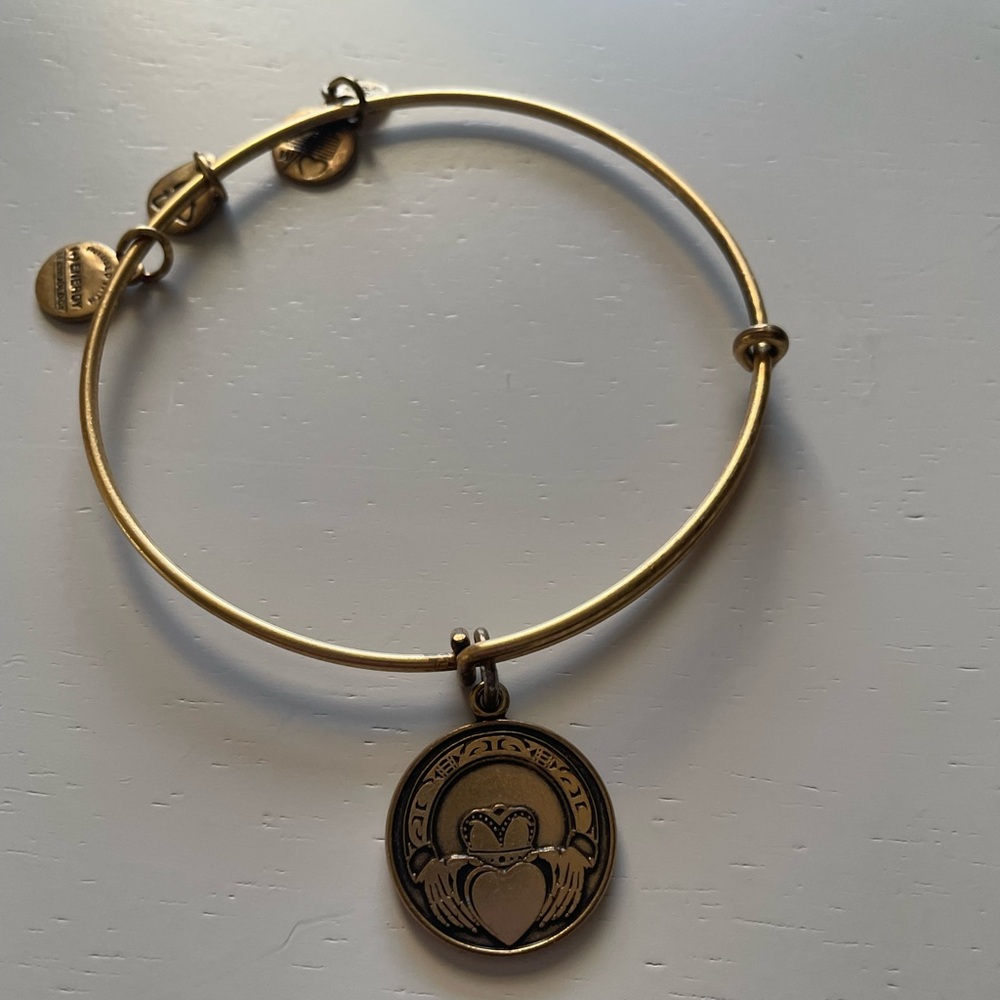 Alex and Ani Claddagh bangle